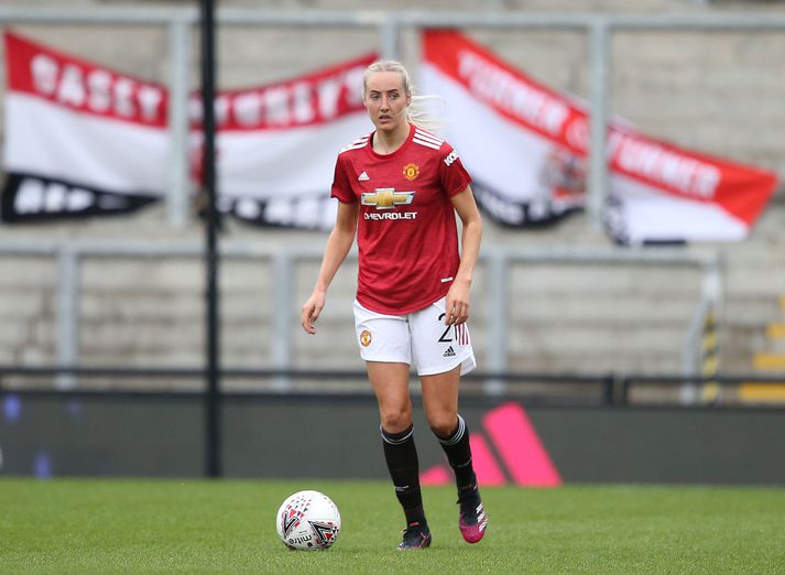 Millie Turner stendur vaktina í vörn Manchester United með Maríu Þórisdóttur.