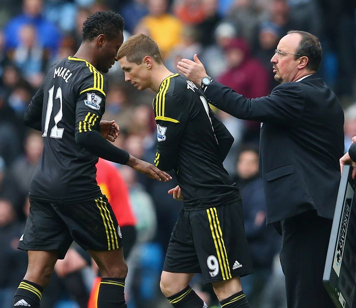 Obi Mikel ásamt Benitez.