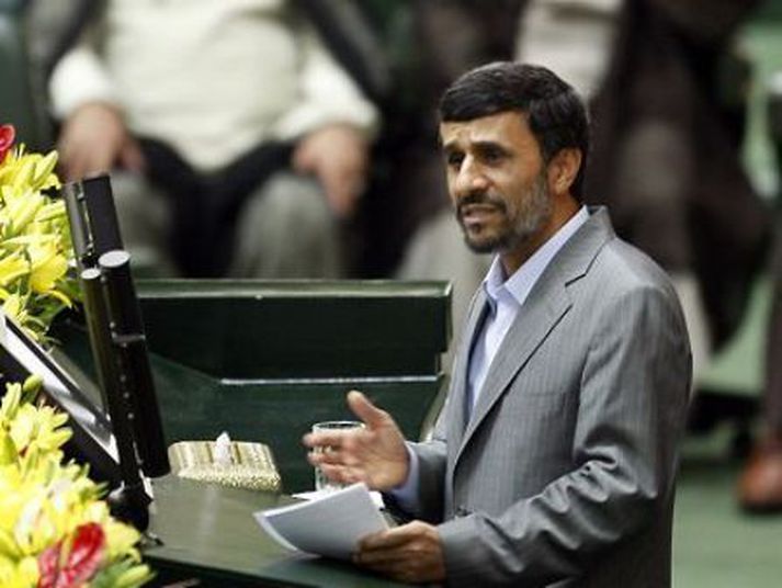 Mahmoud Ahmadinejad Mikil ólga er enn í Íran vegna umdeildra kosningaúrslita.
fréttablaðið/AP