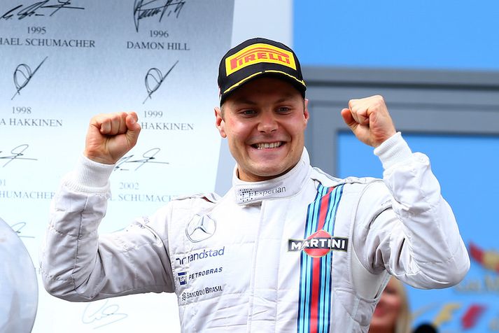 Bottas fagnar þriðja sætinu í Austurríki.