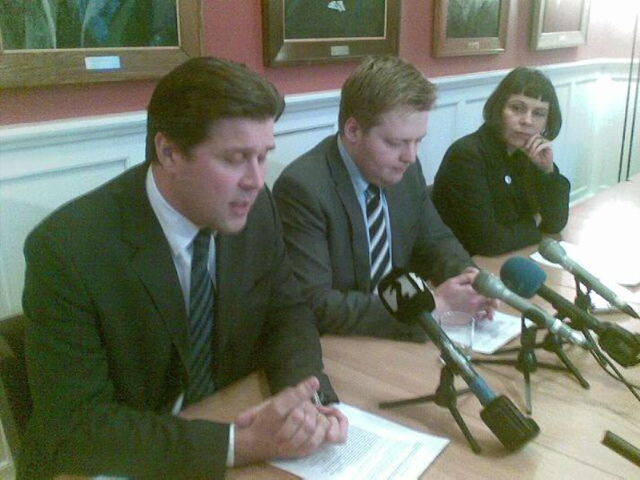 Bjarni Benediktsson og Sigmundur Davíð vilja, líkt og Birgitta Jónsdóttir, að málinu verði vísað frá Alþingi. Mynd/ Frikki.