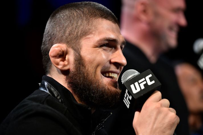 Khabib ætlar sér að verða eins ríkur og Conor á því að berjast við Mayweather.