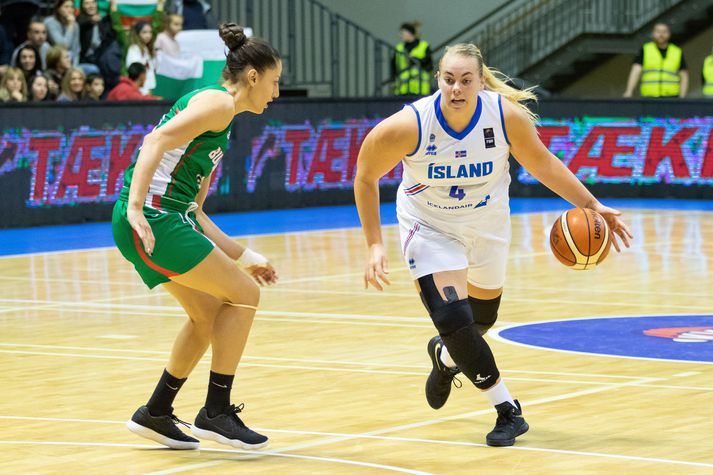 Helena Sverrisdóttir í leik með íslenska landsliðinu fyrir nokkrum árum.