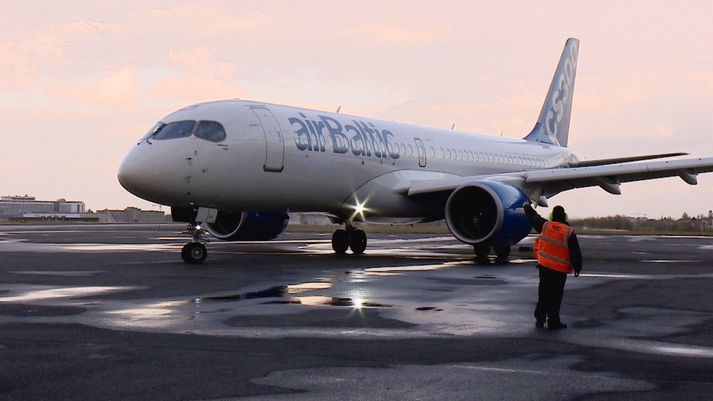 Bombardier CS-300 á Reykjavíkurflugvelli í dag.