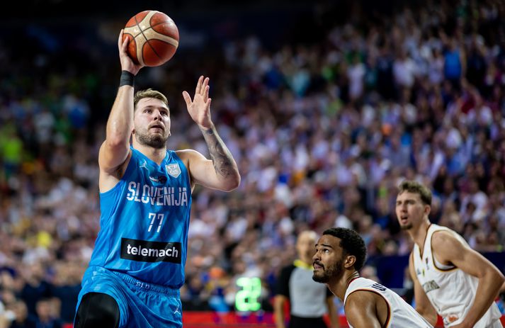 Luka Doncic var allt í öllu í sóknarleik Slóvena í kvöld.