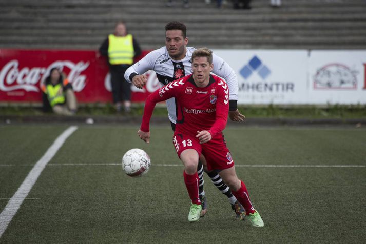 Hilmar Rafn Emilsson skoraði tvívegis í kvöld. Hér er hann í baráttu við Jón Kára Eldon.
