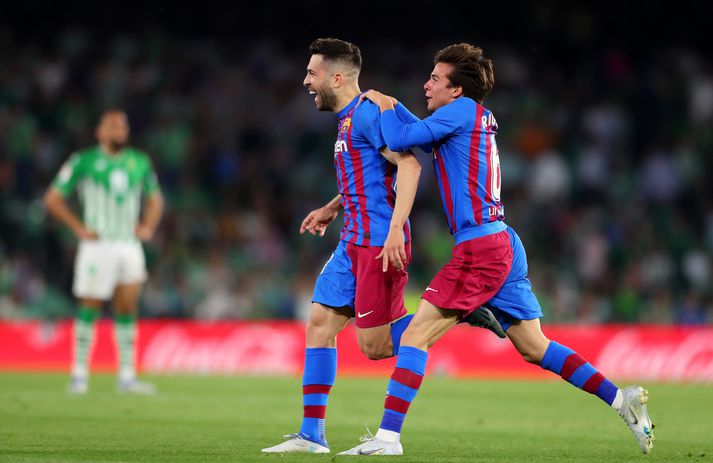 Jordi Alba fagnar hér sigurmarki sínu fyrir Barcelona í kvöld. Vísir/Getty