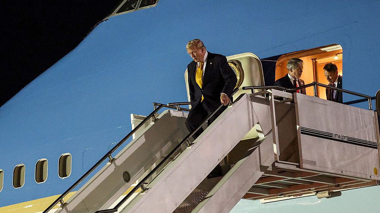 Flaug hvorki með gömlu né nýju Air Force One