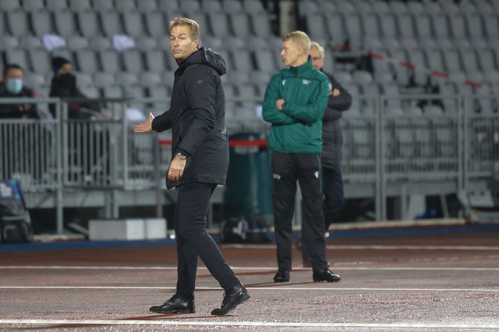 Kasper Hjulmand á hlaupabrautinni í Laugardal í kvöld.