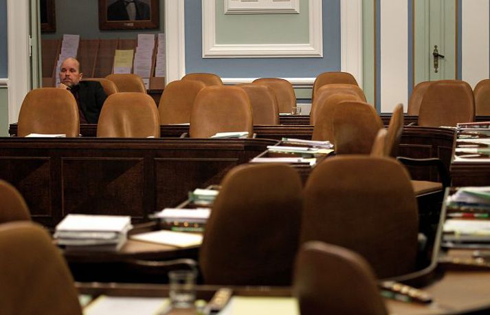 Lítið eftir Stjórnarflokkarnir hafa sjö þingdaga til að koma þeim 83 stjórnarmálum sem afgreiðslu bíða í gegnum Alþingi. Það gæti síðan breyst ef vantraust Þórs Saari og Hreyfingarinnar, sem hann hefur boðað á morgun, verður samþykkt.fréttablaðið/pjetur
