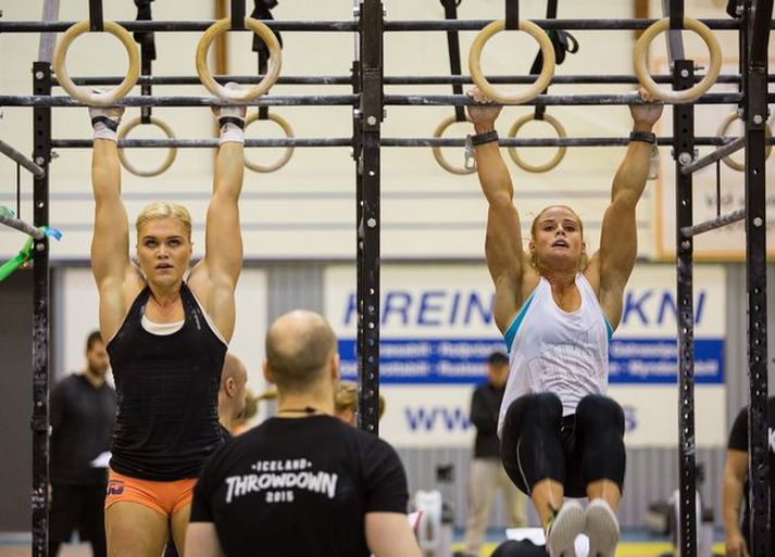 Katrín Tanja til vinstri og Ragnheiður Sara til hægri.