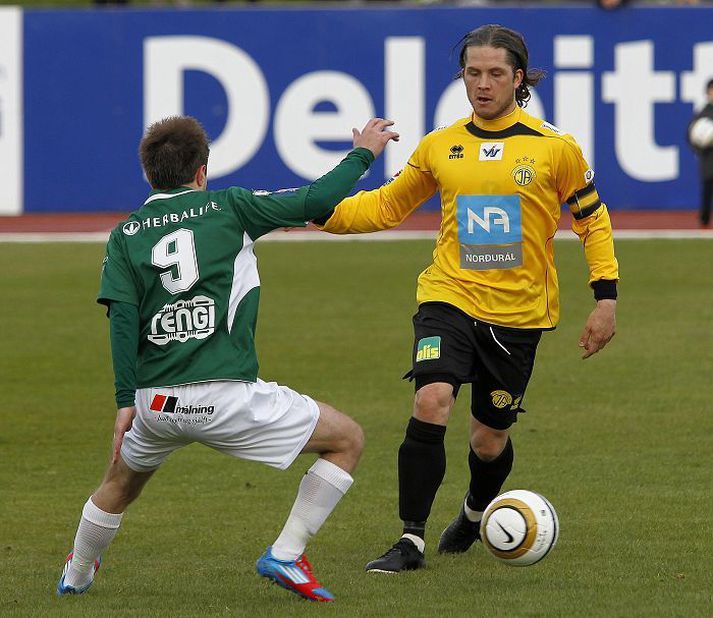 Skagamenn taka ekki í mál að selja fyrirliðann sinn í vetur. Jóhannes Karl spilar því að óbreyttu í 1. deildinni næsta sumar.