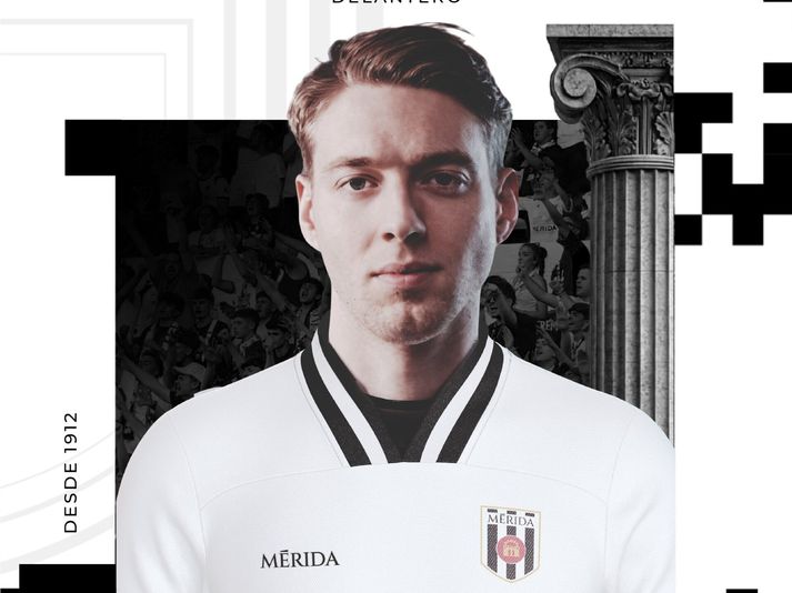 Sigurður Bjartur Hallsson er vanur því að spila í svörtu og hvítu.