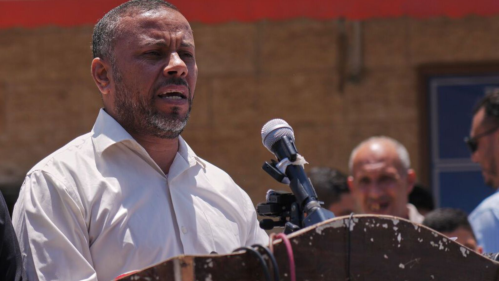 Hamas byrjar að sleppa tökunum á Gasa