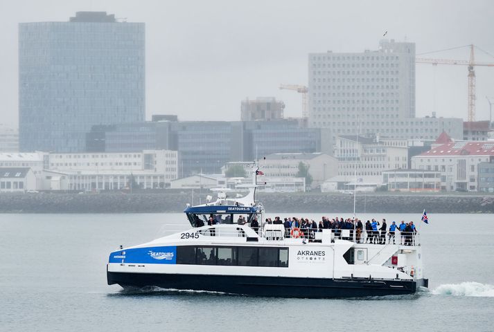 Akranes á siglingu milli Akraness og Reykjavíkur.