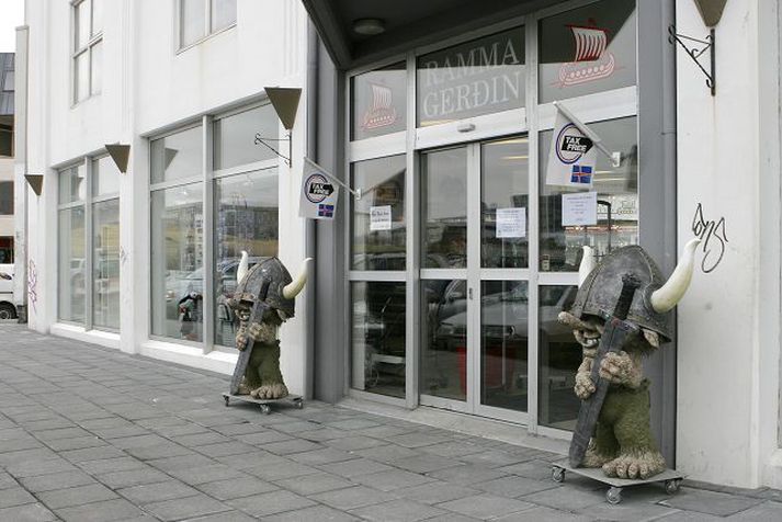 Verslunarstjóri Rammagerðarinnar segir ólíklegt að nýju verslanirnar haldi út veturinn. Segist hann ekki finna fyrir samkeppni. Mynd/Valli