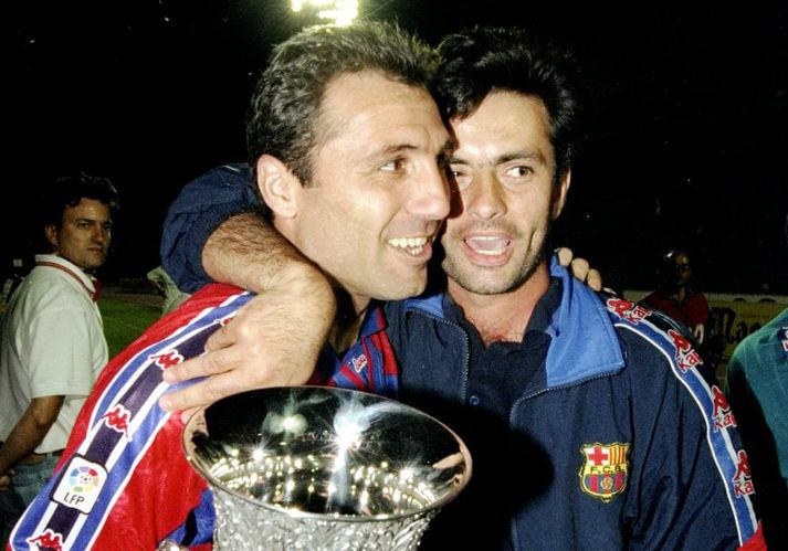 Stoichkov og Jose Mourinho er Mourinho var aðstoðarþjálfari Barca. Stoichkov ber honum vel söguna ólíkt Van Gaal.