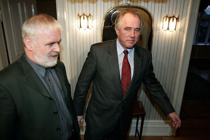 Ánægja og óánægja Forystumenn iðnaðarmanna hafa lýst yfir óánægju sinni með framlag atvinnurekenda eftir samkomulagið innan Forsendunefndarinnar en eru ánægðir með framlag ríkisins. Hér sjást þeir Gylfi Arnbjörnsson, framkvæmdastjóri ASÍ, og Halldór Ásgrímsson forsætisráðherra.