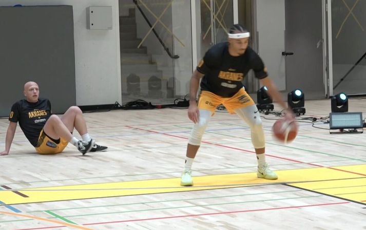 Ilija Dokovic átti erfitt með að klára upphitun fyrir leik ÍA og Vals.