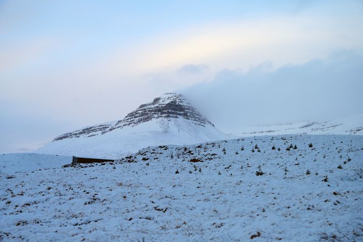 Ofanflóðahætta er talin vera liðin hjá í byggð á Stöðvarfirði. 