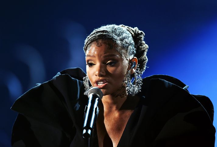 Halle Bailey söng meðal annars á Grammy verðlaunahátíðinni í febrúar.