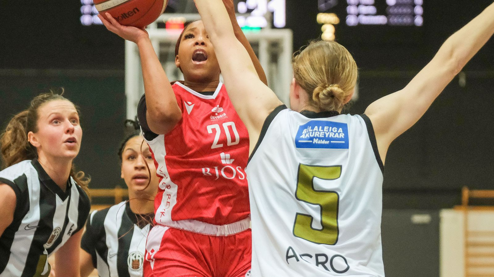 KR - Valur 66-77 | Valur komst upp fyrir KR eftir sigur í rimmu liðanna