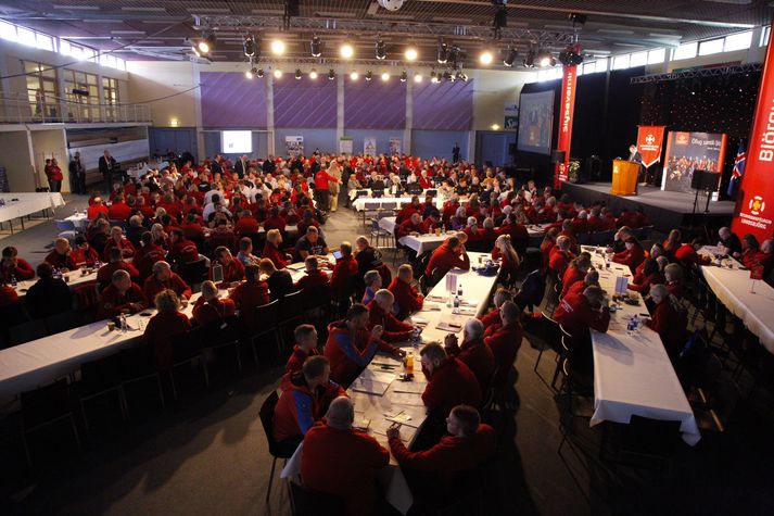 Meðfylgjandi mynd tók Sigurður Ólafur Sigurðsson á setningu landsþings Slysavarnafélagsins Landsbjargar á Ísafirði í dag.