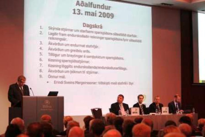 Frá aðalfundinum örlagaríka.