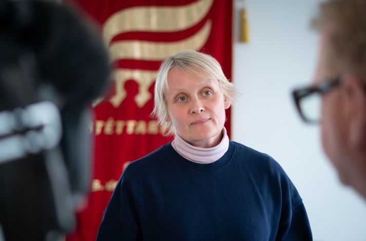 Sólveig Anna Jónsdóttir formaður Eflingar segir félagið til í gerð langtíma kajarasamninga. En til þess að það megi verða þurfi stjórnvöld að leggja fram raunverulega áætlun í húsnæðismálum.