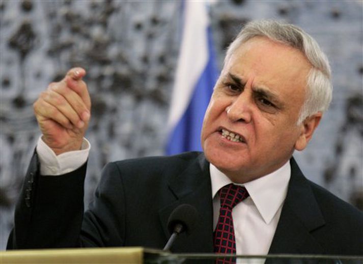 Moshe Katsav, forseti Ísraels, á blaðamannafundi í Jerúsalem í gær.