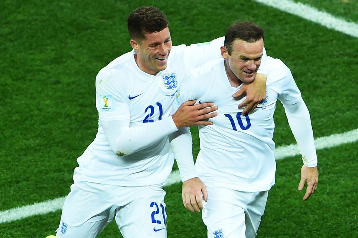 Ross Barkley og Wayne Rooney.