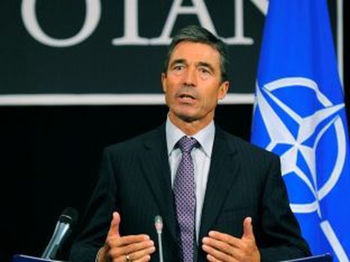 Anders Fogh Rasmussen varar við niðurskurði til varnarmála.