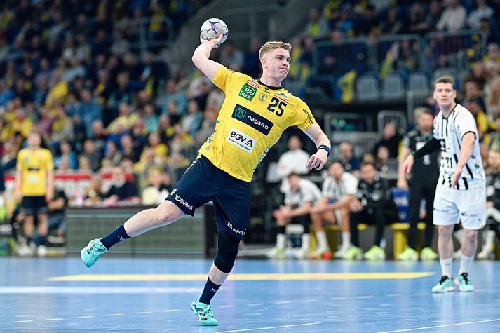 Haukur Þrastarson lagði sitt að mörkum í sigrinum gegn Lemgo sem nú á að taka af Löwen.