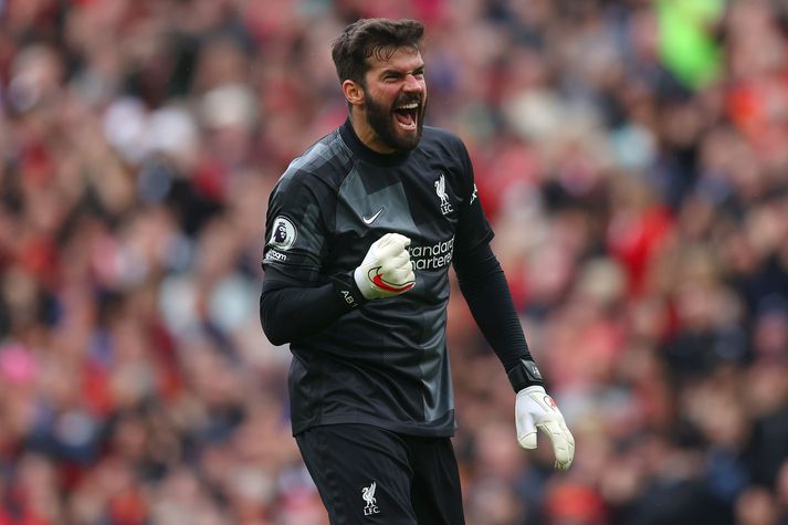 Alisson segir Liverpool stefna á að vinna allt galleríið,