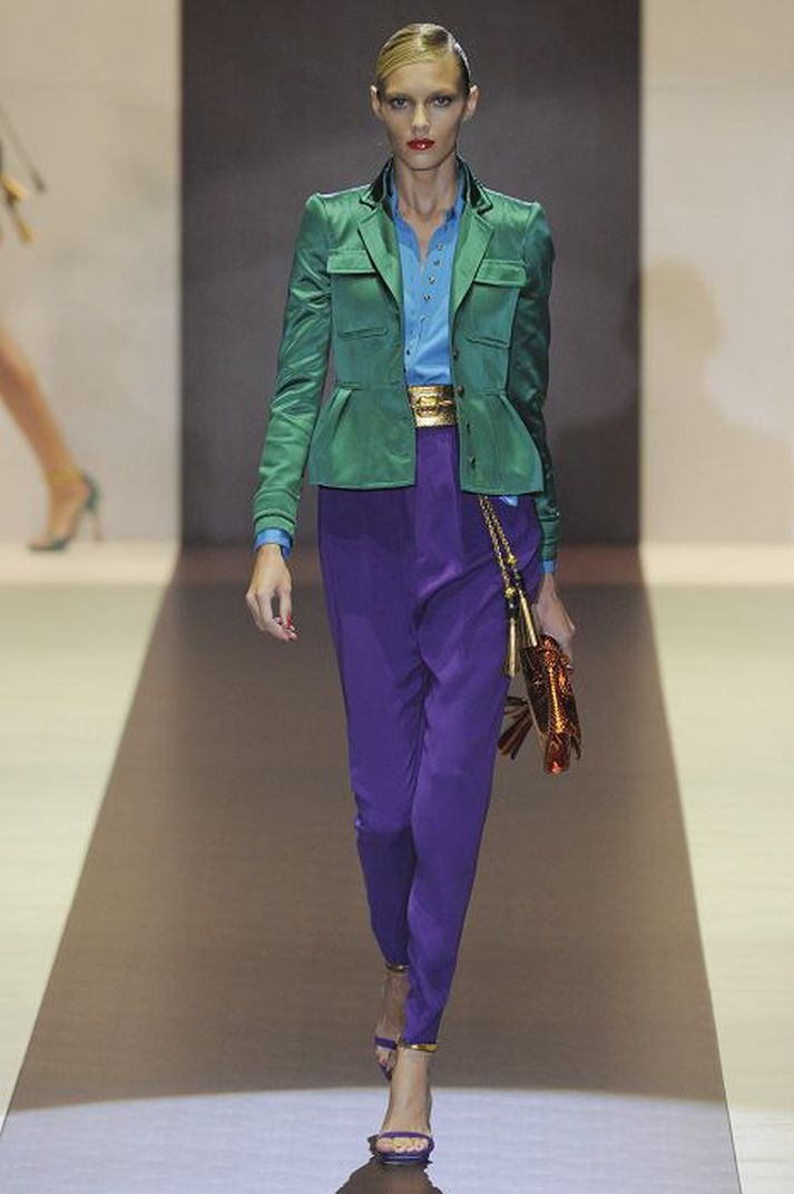 Selst vel Hátískufatnaður á borð við Gucci selst vel á Netinu því það hefur færst í aukana að fólk versli undir áhrifum áfengis. nordicphotos/getty