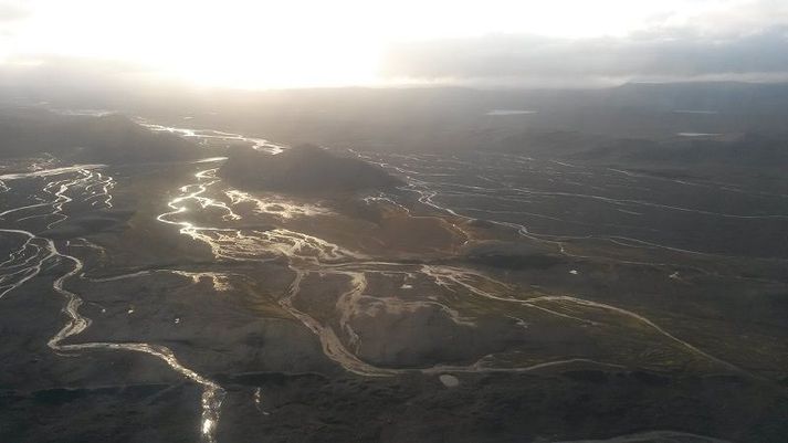 Vísindamenn fylgjast grennt með framvindu hlaupsins.