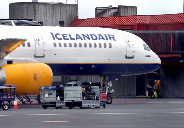 Vél Icelandair á Keflavíkurflugvelli.