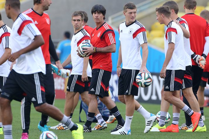 Joachim Löw á æfingu þýska liðsins í gær.