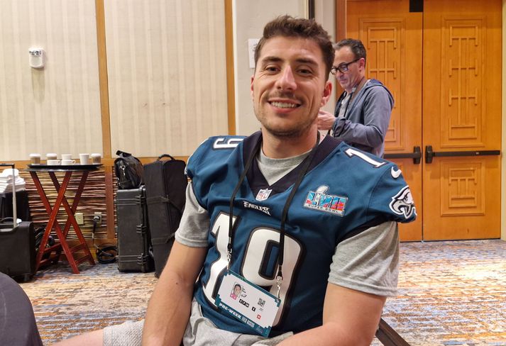 Ian Book á hóteli Philadelphia Eagles í Arizona, þar sem Super Bowl fer fram í kvöld.