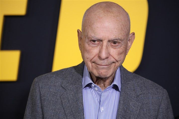 Leikarinn Alan Arkin er látinn, 89 ára að aldri.