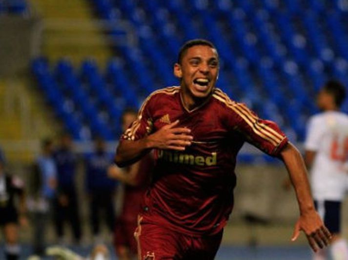 Wallace fagnar marki með Fluminense.