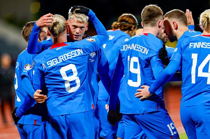 Íslenska karlalandsliðið í fótbolta er tveimur sigrum frá því að komast á EM í sumar.