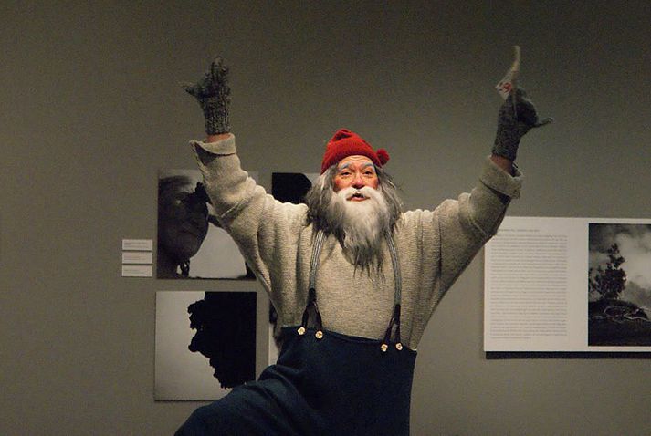 Giljagaur heimsótti Þjóðminjasafnið í gær. Hann var klæddur í þjóðlegu fötunum sínum en ekki í rauðu sparifötunum.