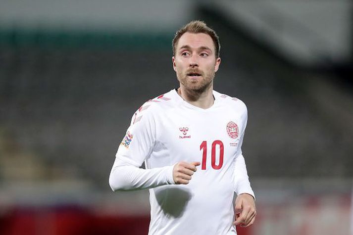 Christian Eriksen og samherjar eru undir pressu frá löndum sínum.