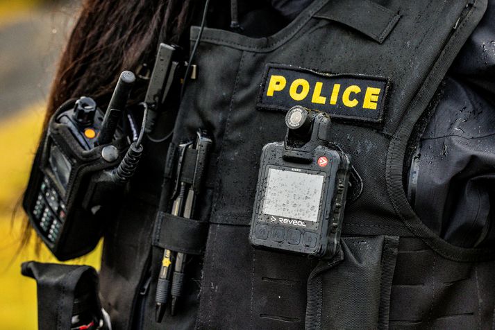 Lögregla segir að unnið verði að málinu í samráði við skólayfirvöld og foreldra nemandans.