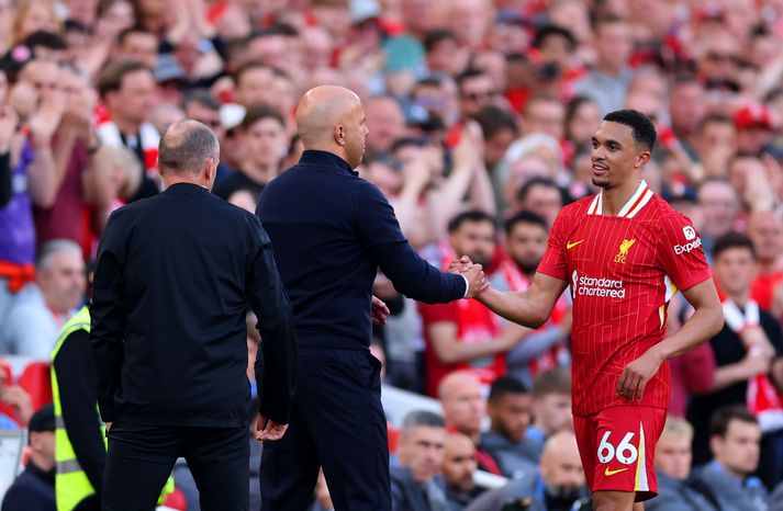 Trent og Slot í leik Liverpool