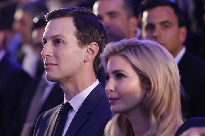 Kushner og Ivanka Trump lepja ekki dauðann úr skel þrátt fyrir að þau vinni launalaust fyrir föður Ivönku í Hvíta húsinu.