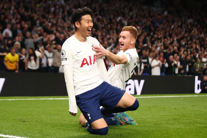 Heung-Min Son fagnar marki sínu gegn Arsenal.