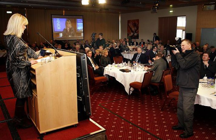 Iðnþing 2010 Katrín Júlíusdóttir iðnaðarráðherra segir að í greiningarskýrslu framkvæmdastjórnar Evrópusambandsins sé að finna leiðbeiningar um nauðsynlegar aðgerðir hér á landi, burtséð frá því hvort til aðildar að ESB komi eður ei. Fréttablaðið/GVA