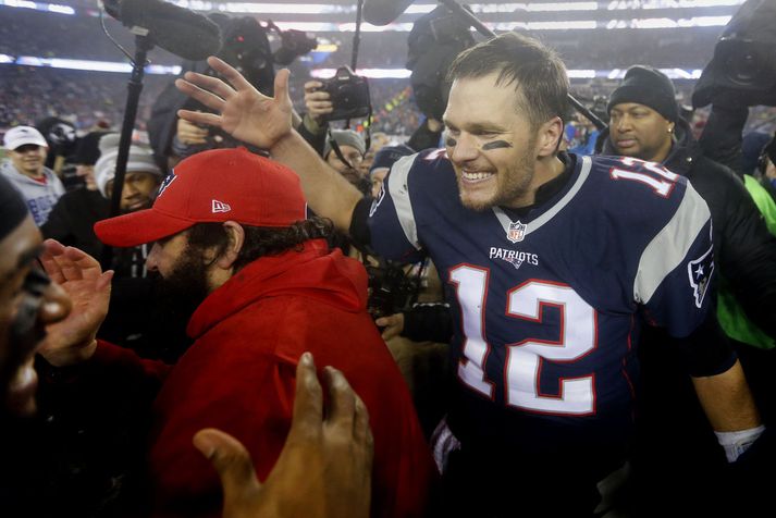 Tom Brady er af mörgum talinn besti leikstjórnandi sögunnar. Hann hefur unnið Super Bowl fjórum sinnum rétt eins og Joe Montana og Terry Bradshaw. Með sigri á morgun verður hann sá sigursælasti frá upphafi.